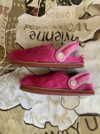NEW Unisex Hair Leather Clog