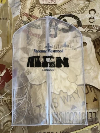 PRE-LOVED Man Plastic Zipped Suit Carrier 
